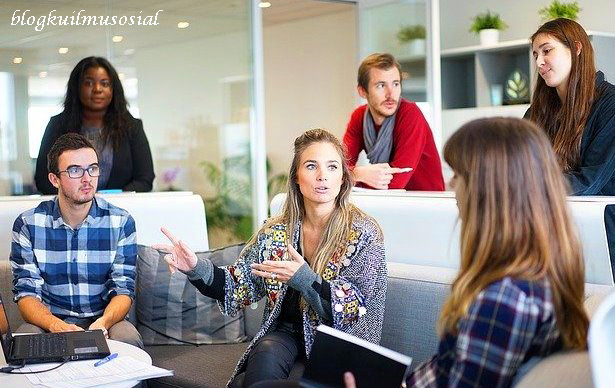 Interaksi Sosial Pengertian Para Ahli Ciri Ciri Dan Syarat Syarat Ilmu Sosial