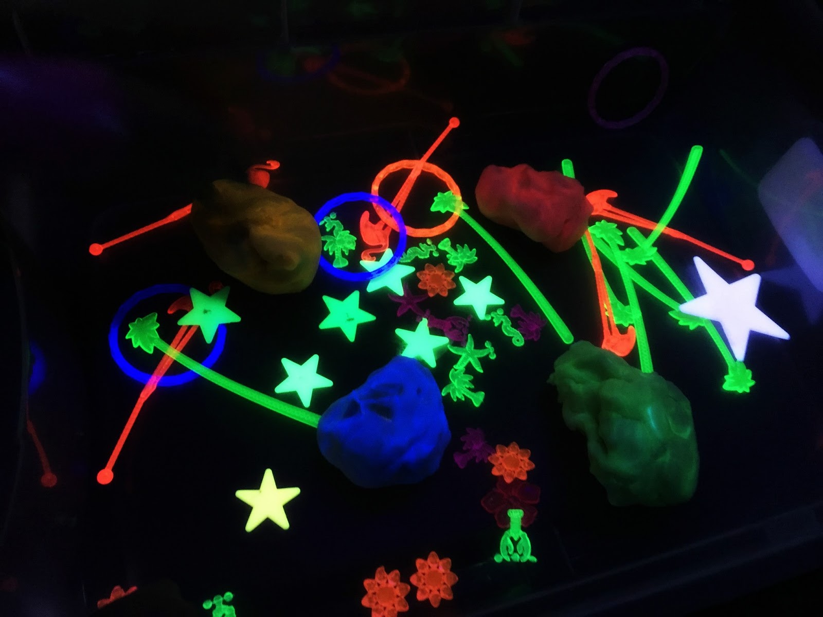 Keep kids busy without screens with this glow-in-the-dark rock