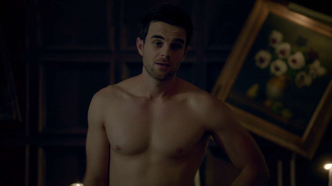 Nathaniel Buzolic shirtless in The Originals 5-08 "The Kindness Of Str...