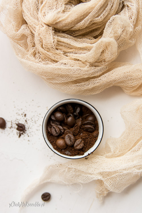 tkaniny do stylizacji kulinarnej. naturalne barwniki do tkanin