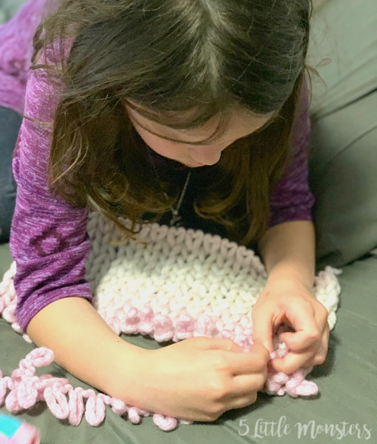 5 Little Monsters Loopy Yarn Doll Blankets