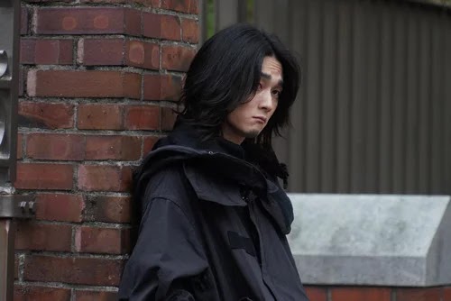 Shuntarō Yanagi sebagai Renji Yomo Shuntarō Yanagi sebagai Renji Yomo