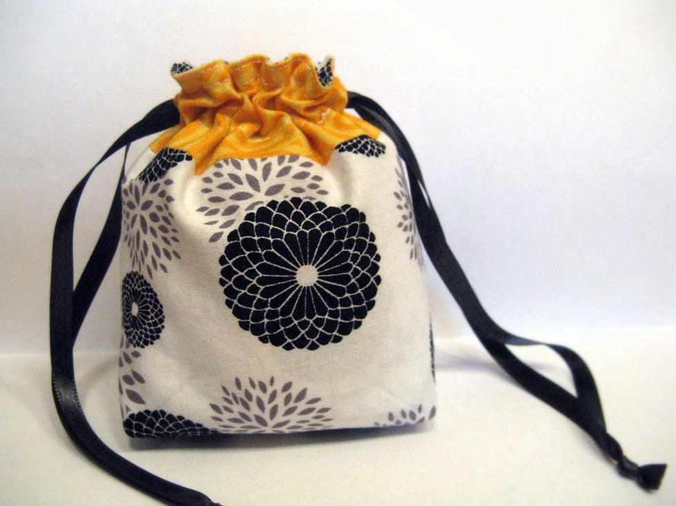 Crafting...: Mini drawstring bag