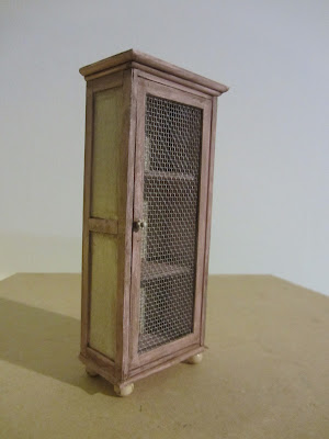 Nostalgie in 1:12: Kleiner Vorratsschrank