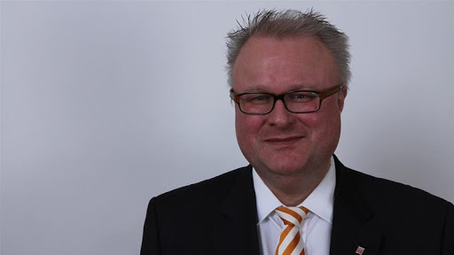 mendiang thomas schaefer