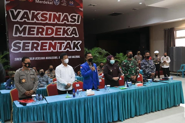 Capaian Vaksinasi Tertinggi Dibanding Daerah Lain, Presiden Jokowi Apresiasi Kota Batam Capaian Vaksinasi Tertinggi Dibanding Daerah Lain, Presiden Jokowi Apresiasi Kota Batam