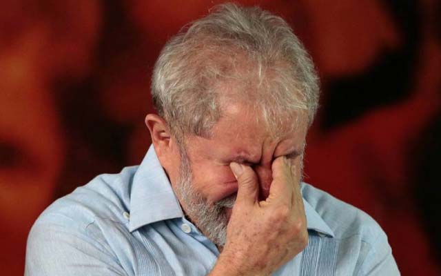 TRF-4 condena Lula e amplia pena para 17 anos no caso do sítio de Atibaia