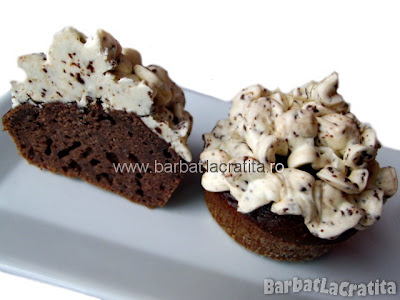 Brioşe cu ciocolată şi cremă