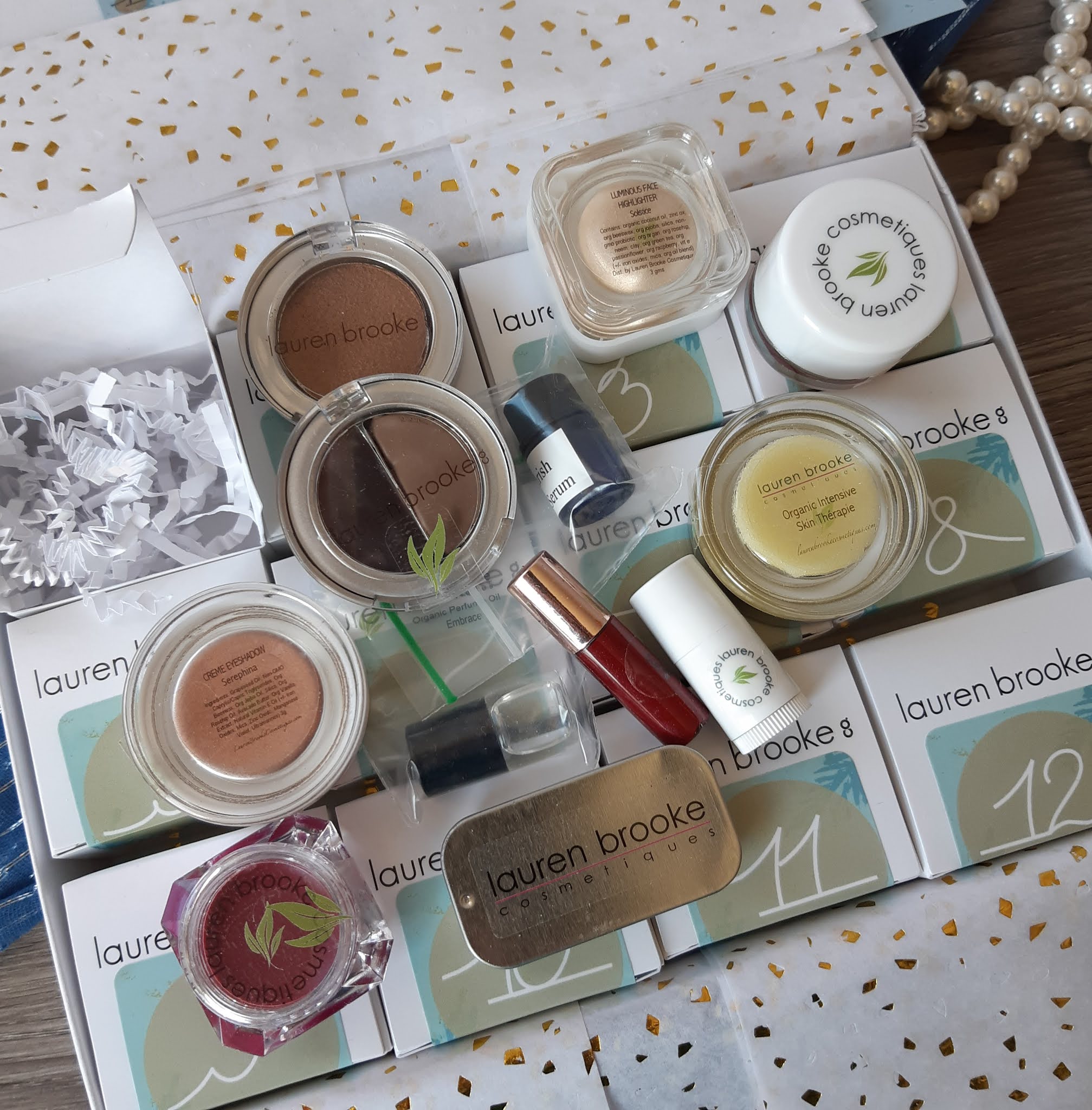 Lauren Brooke Cosmetiques 2021 Holiday Advent Box (+ Instagram Giveaway