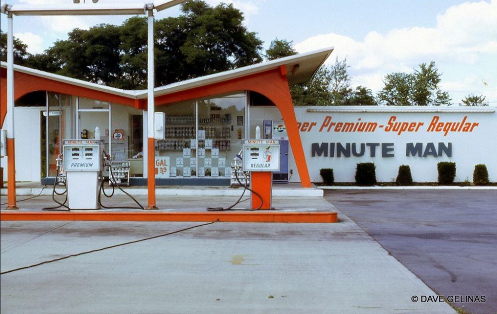 50 Wonderful Color Photographs That Show What Gas Stations Looked Like