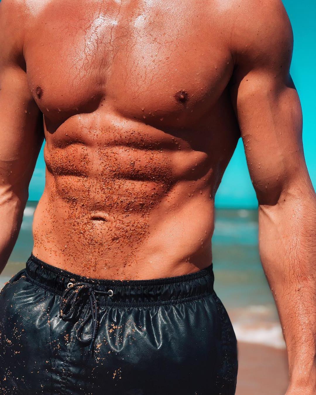 hot-fit-shirtless-beach-guys-jeremy-hershberg-wet-body-pecs-abs-shiny-skin