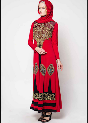 Model gamis pesta dengan banyak aksen memikat Model gamis pesta dengan banyak aksen memikat