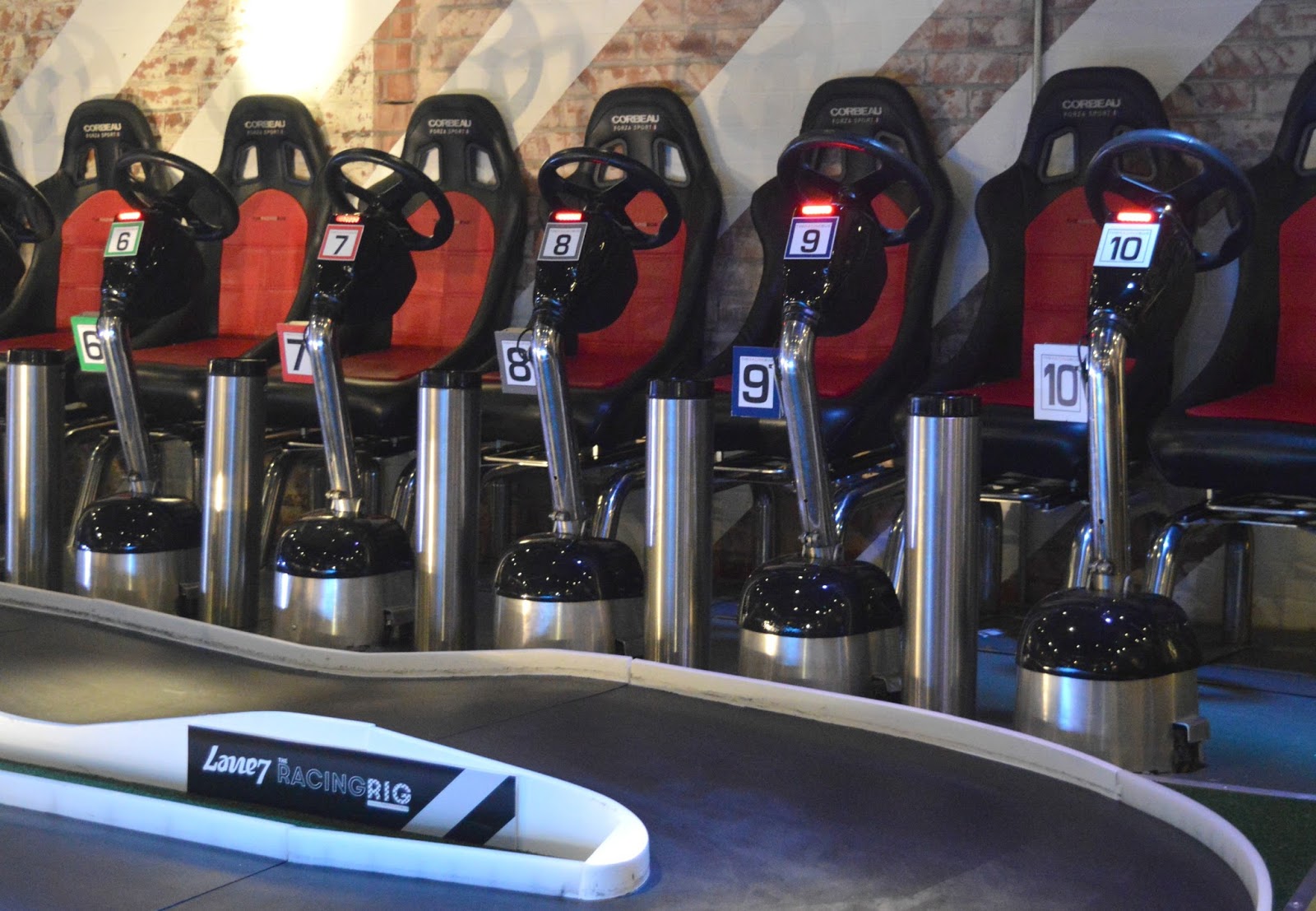 The Racing Rig at Lane 7 New Girl in Toon