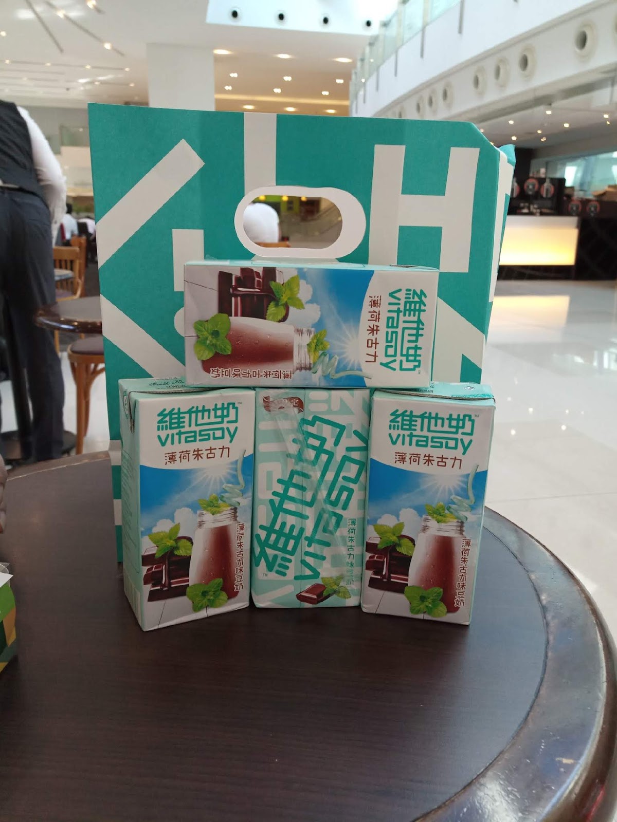 Supersupergirl's Food Reviews [Review] Vitasoy Mint Chocolate