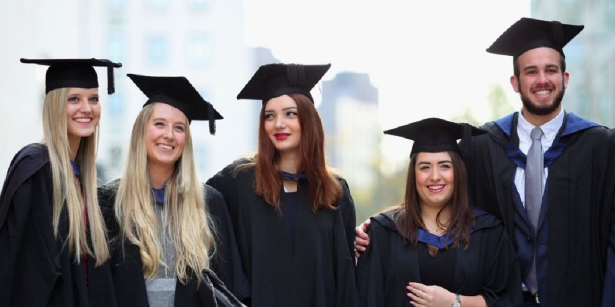 студенты англии 19 века. Left university. Msuedu. Leave university. Leaving pupils.