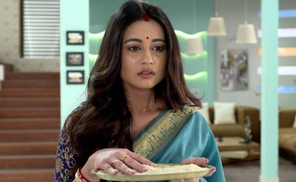 Ki Kore Bolbo Tomay 11 November 2020 Written Update Radhika know the problem between Karna and his grandma