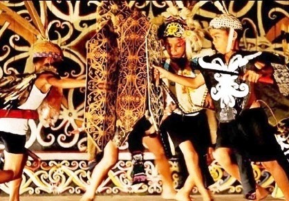 Tari kinyah uut danum