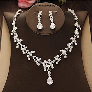 Whit Gold Jewellery Pearl Wedding Necklace Set.