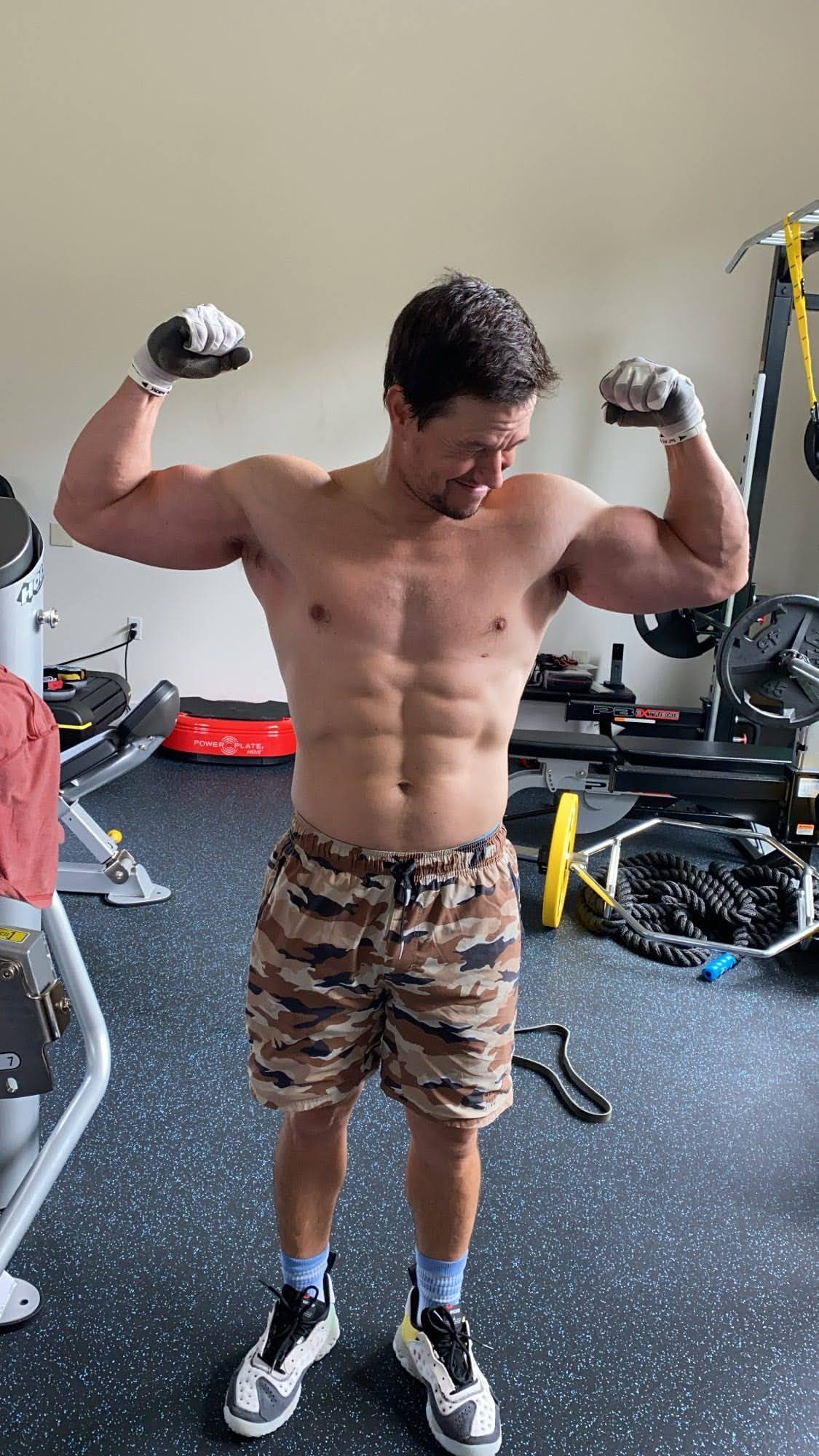 OneoffPost: Mark Wahlberg Shirtless from Insta Story.