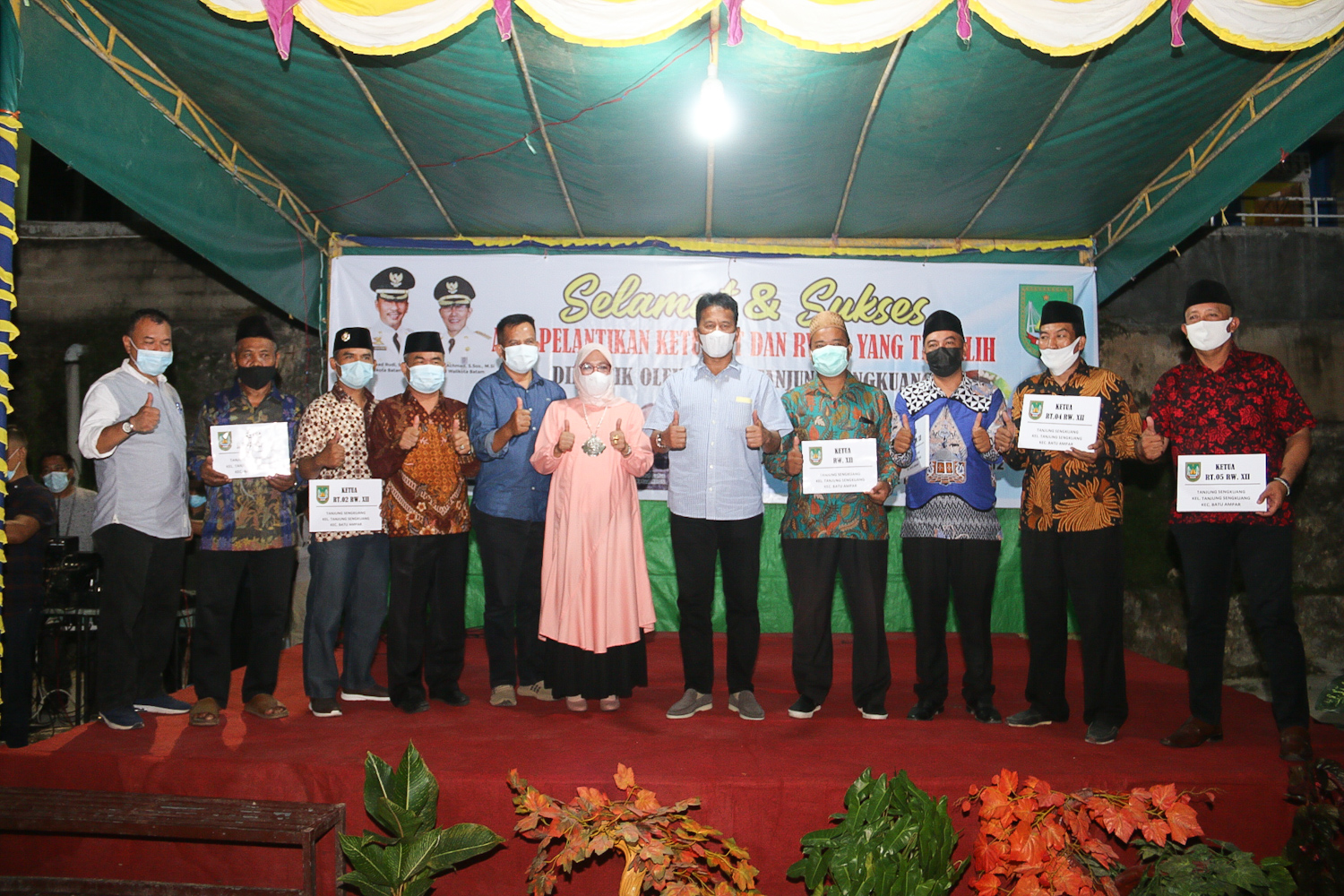Hadiri Pelantikan Ketua RT dan RW 12 Kelurahan Tanjungsengkuang, Rudi Ajak Seluruh Masyarakat Melawan Covid-19 Hadiri Pelantikan Ketua RT dan RW 12 Kelurahan Tanjungsengkuang, Rudi Ajak Seluruh Masyarakat Melawan Covid-19
