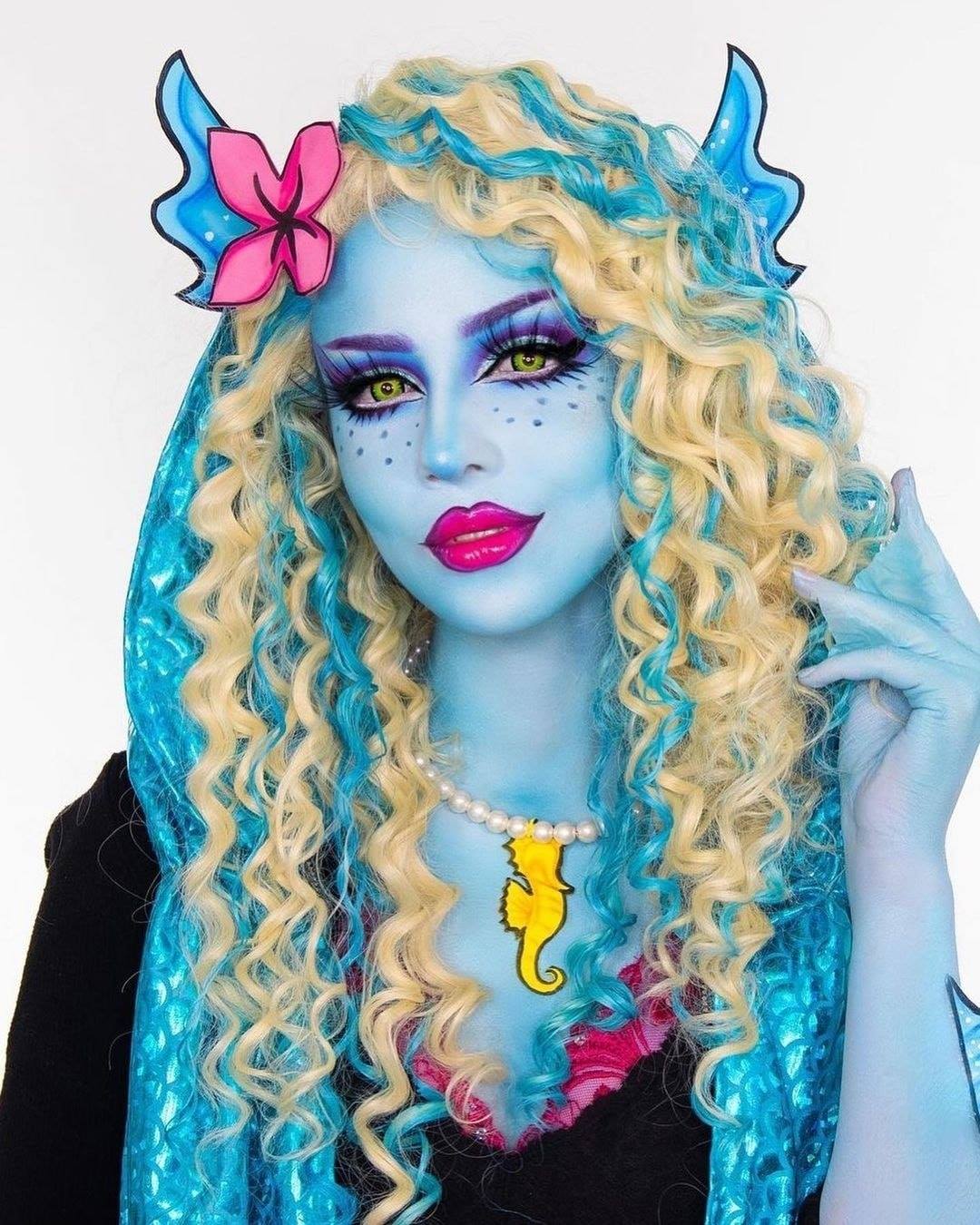 Calvin's Canadian Cave of Coolness: Monster High Girl Make-Up