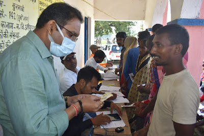 's Fourth phase polling Ends: कोंच एवं गुरुआ प्रखंड में चौथे चरण का मतदान संपन्न, DM, SSP, AnjNewsMedia GAYA's Fourth phase polling Ends: कोंच एवं गुरुआ प्रखंड में चौथे चरण का मतदान संपन्न, DM, SSP, AnjNewsMedia