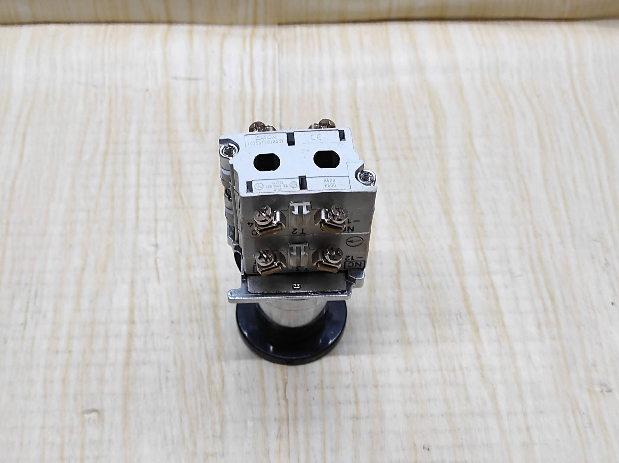 EATON 10250T/91000T HEAVY DUTY PUSH BUTTON