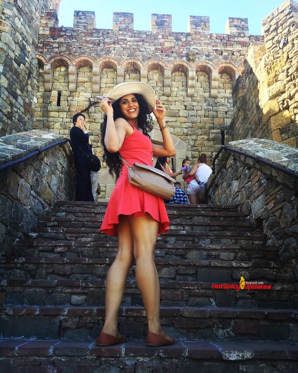 Neha Iyer Cute and Stylish Instagram Photos | Latest High Quality
