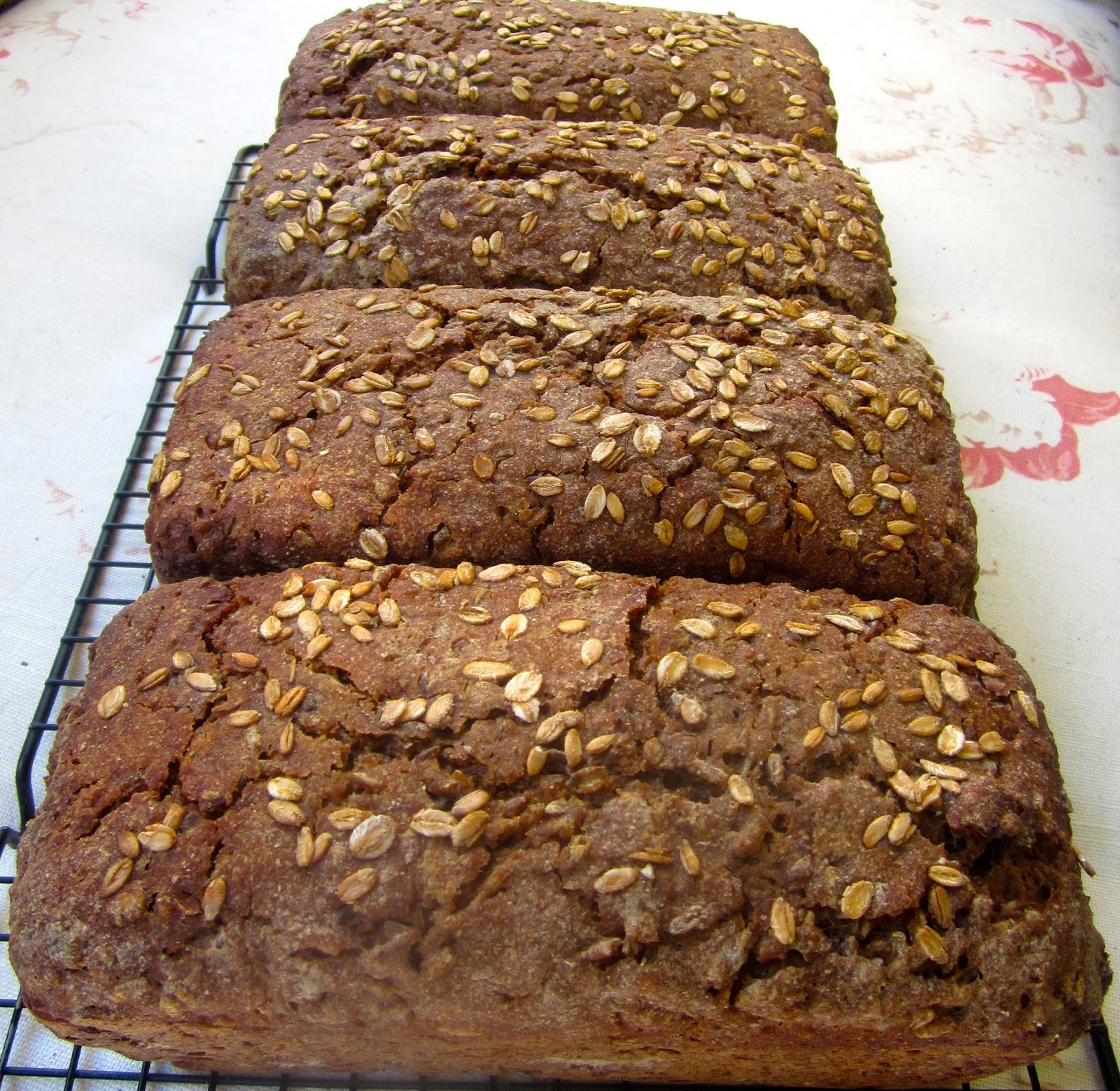Brot &amp; Bread: KARIN&amp;#39;S GERMAN SCHWARZBROT WITH WHOLE RYE BERRIES