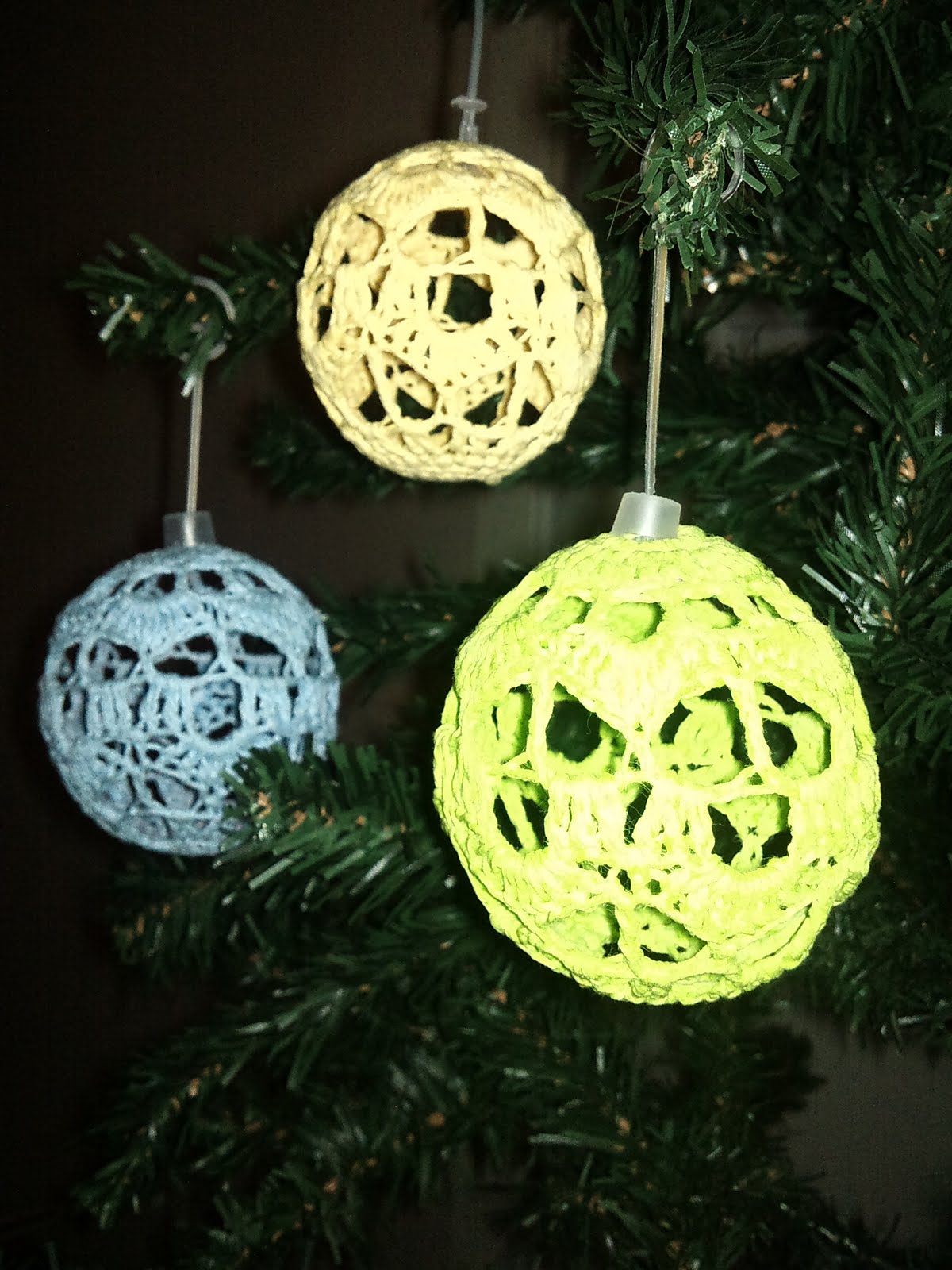 Stick och virka! Virkade julgranskulor