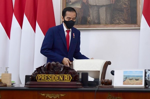 KAMI Tegas! Jokowi Bisa Melanggar Undang-Undang Dasar