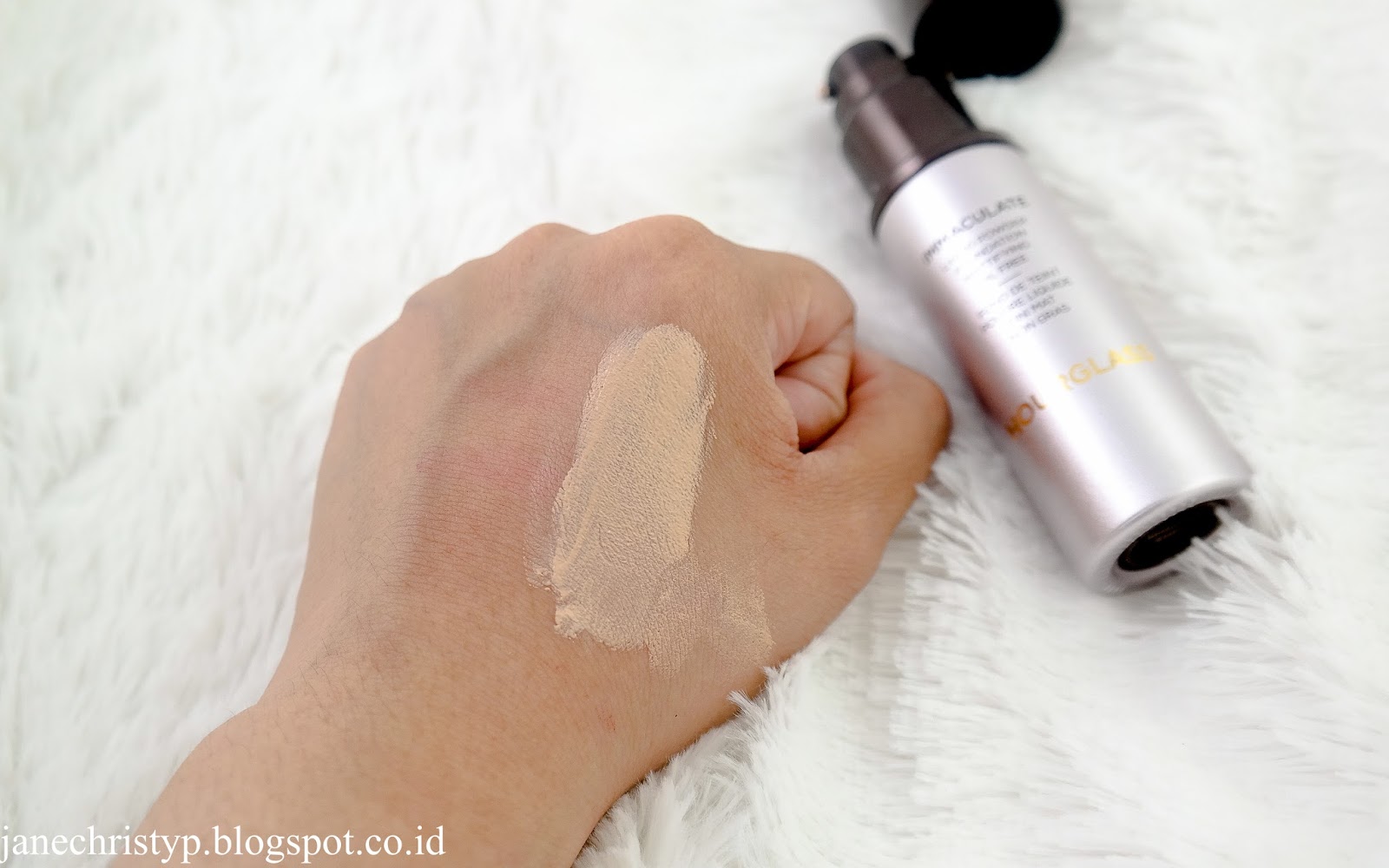 Jane Christy. HOURGLASS IMMACULATE LIQUID TO POWDER FOUNDATION REVIEW