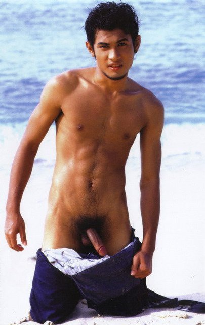 hot studly gays gay men bathing