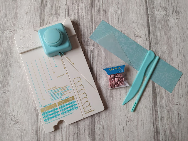 Flower Punch Board de We R Memory Keepers Flower Punch Board de We R Memory Keepers