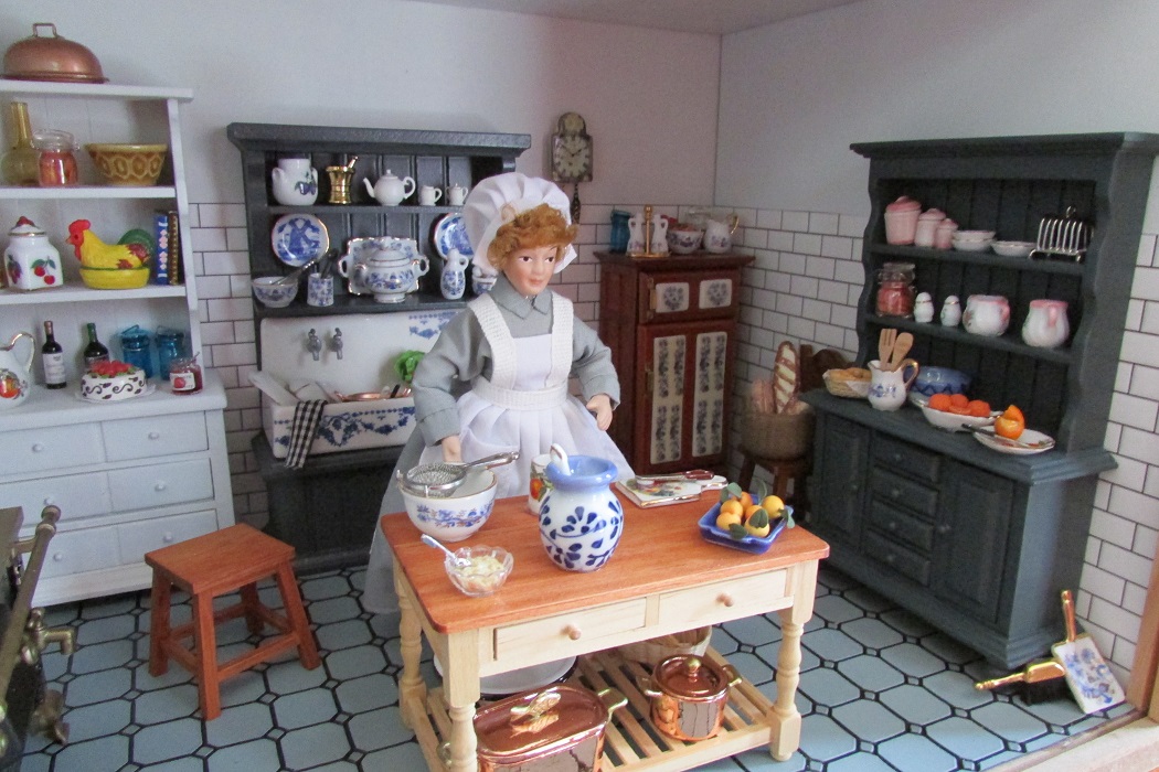 My One Inch World Reutter Kitchen Room Box