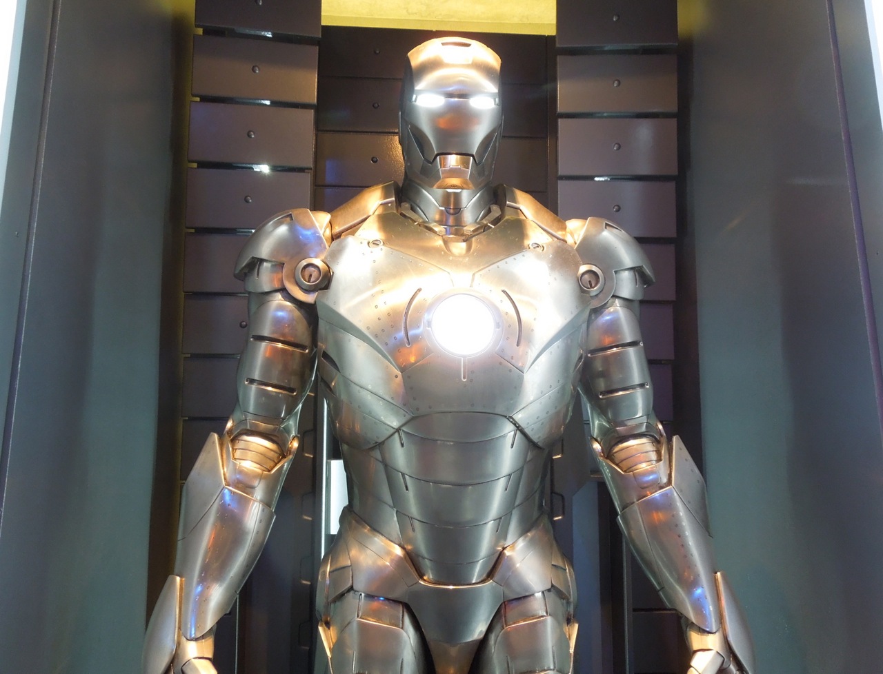 Hollywood Movie Costumes and Props: Iron Man 3 Mark II suit on display ...