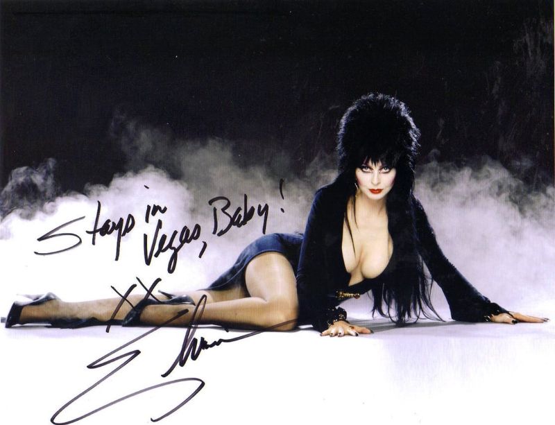 Elvira, Mistress of the Dark: Glamorous Vintage Photos of Cassandra Peterson in the 1980s - 16