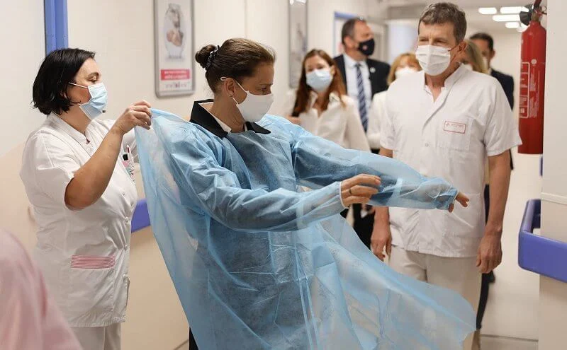 Princess Stephanie visited Princess Grace Hospital Center maternity ward in order to welcome new mothers and babies