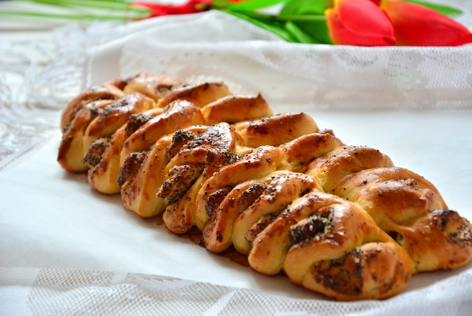 Плетенка с маком