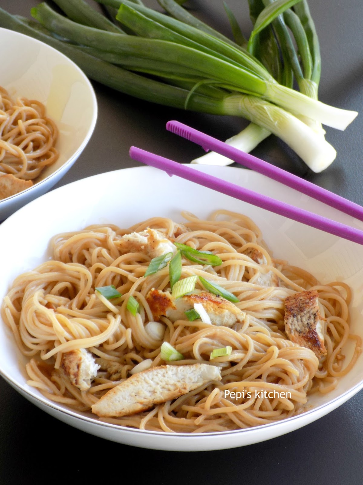 Pepi's kitchen in english Spaghetti with Chicken and Peanut Butter Sauce