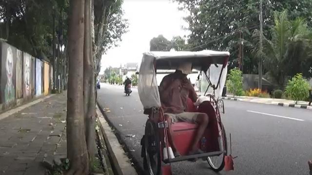 5 Tahun Tidur di Becak karena Tak Punya Rumah, Mudasir Bingung 'Gerakan Jateng di Rumah Saja'