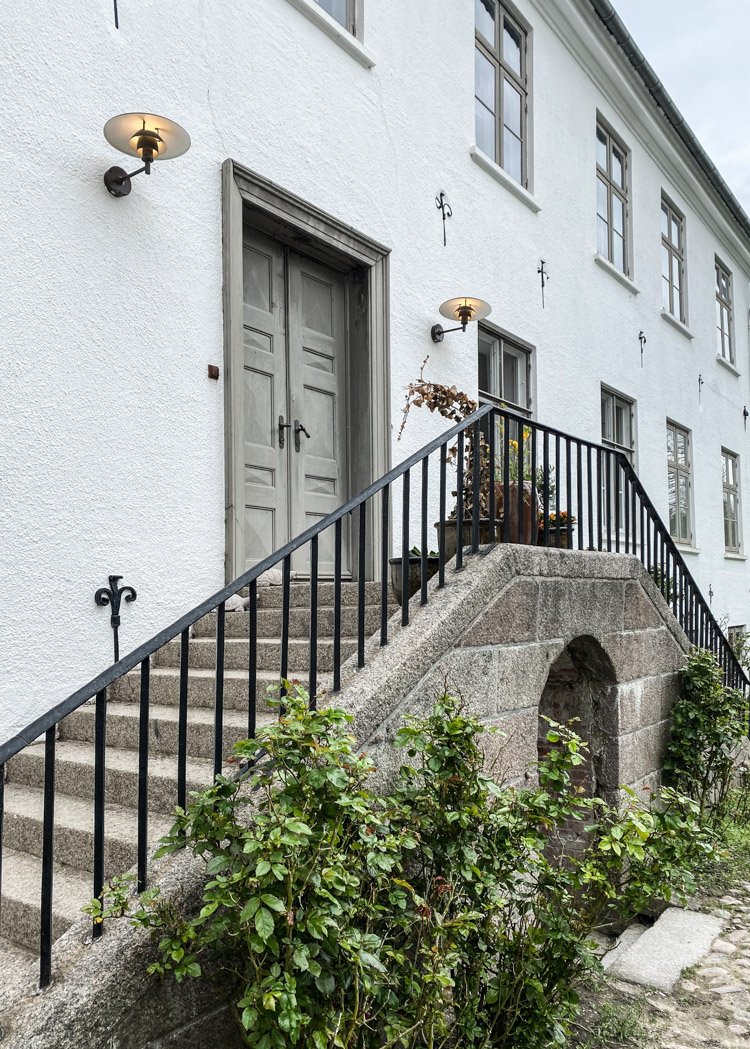 A Peek Behind the Facade of 'Hyggelig' Hellerup Manor, Denmark