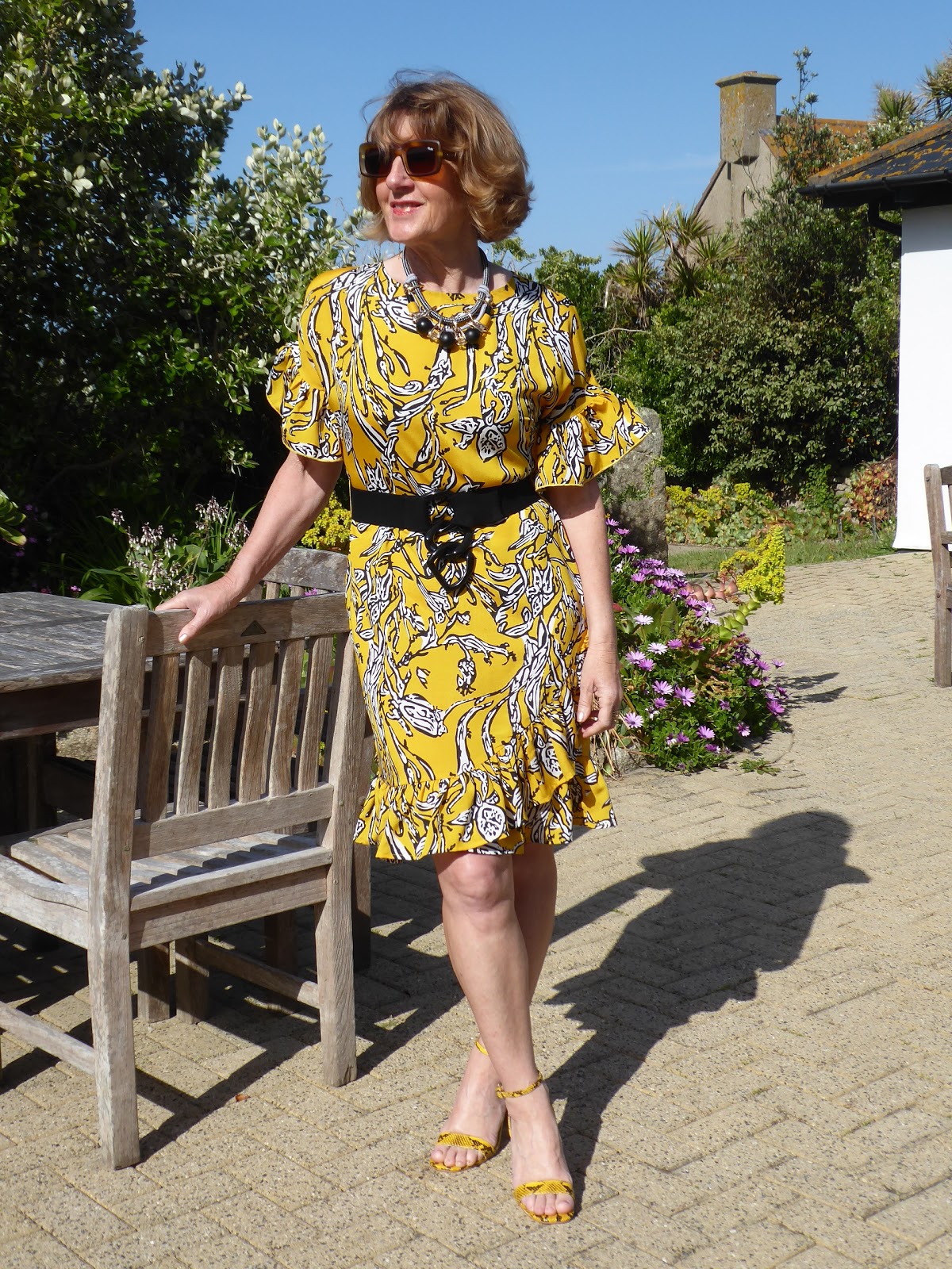 It's fabulous Dress Up Friday! | Anna's Island Style