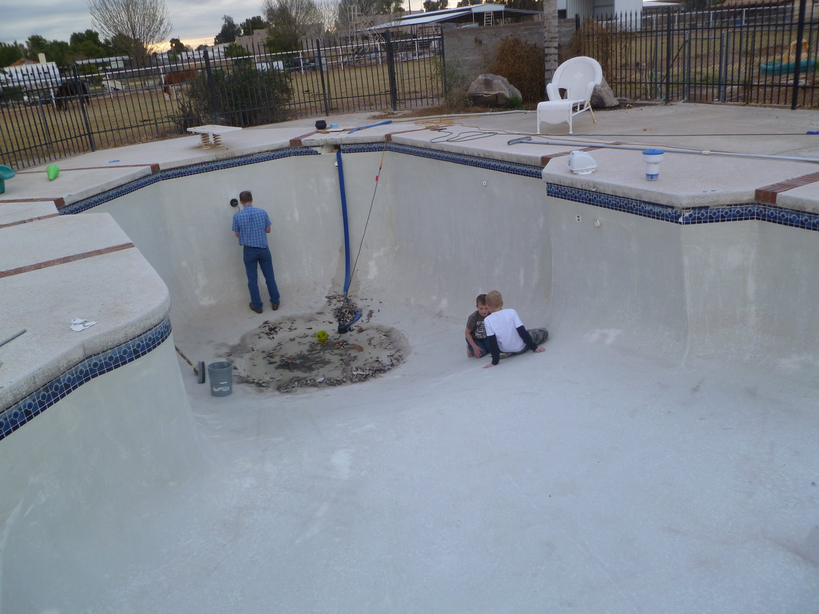 DeGraffenried Family: Swimming Pool Drained!