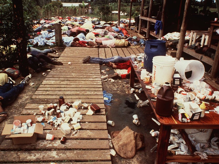JONESTOWN LA MASACRE DEL TEMPLO DEL PUEBLO. MIL ASESINATOS POR EL