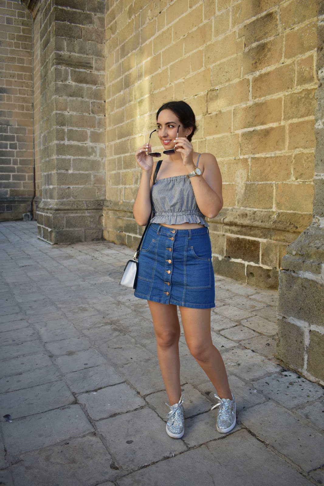 CHECKERED CROP TOP Una chica casual