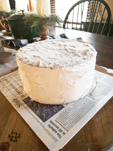 white spackle painted naked cake kitchen table