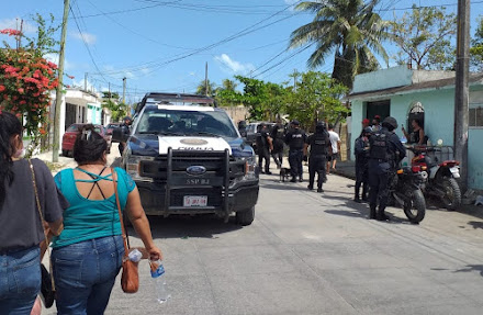 Sujetos armados detenidos por la Policía en la Región 230, encañonaron a una persona en la calle