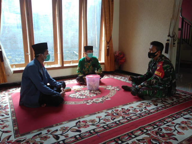 Imbauan Babinsa Jetiskarangpung : Hindari Kerumunan Massa