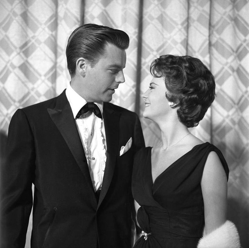 40 Vintage Photos Capture Lovely Moments of Natalie Wood and Robert